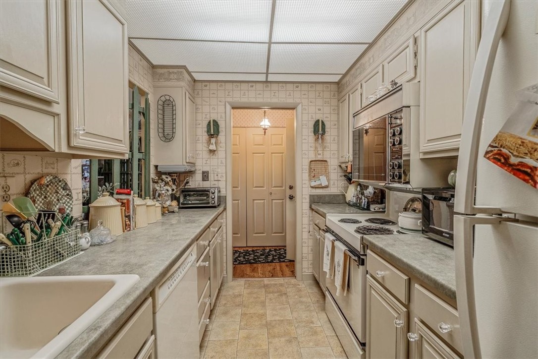 Mt Lebanon, Pennsylvania 15228, United States, 1 Bedroom Bedrooms, ,1 BathroomBathrooms,Residential,Active,180784