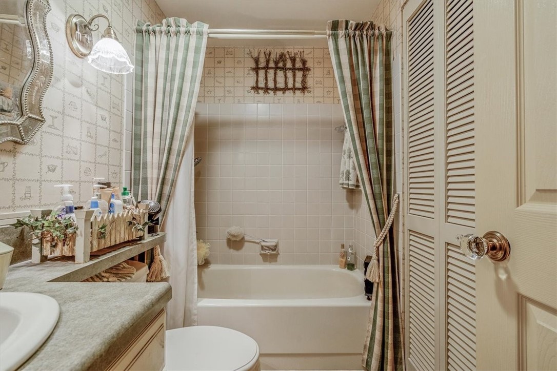 Mt Lebanon, Pennsylvania 15228, United States, 1 Bedroom Bedrooms, ,1 BathroomBathrooms,Residential,Active,180784