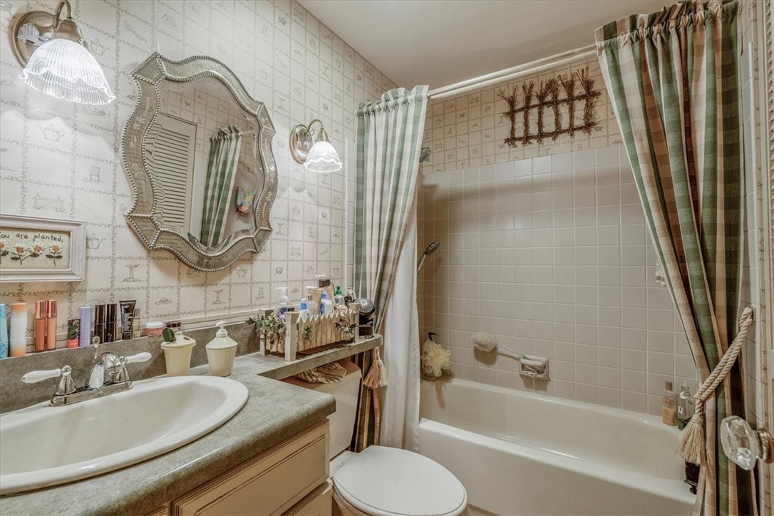 Mt Lebanon, Pennsylvania 15228, United States, 1 Bedroom Bedrooms, ,1 BathroomBathrooms,Residential,Active,180784