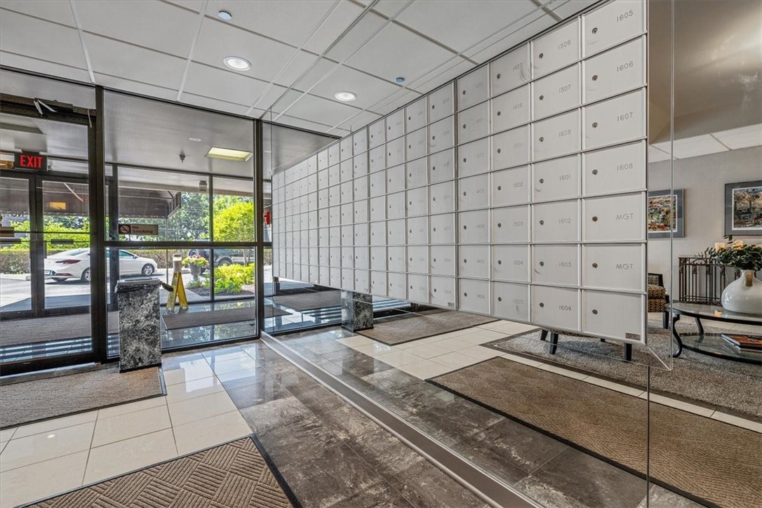 Mt Lebanon, Pennsylvania 15228, United States, 1 Bedroom Bedrooms, ,1 BathroomBathrooms,Residential,Active,180784