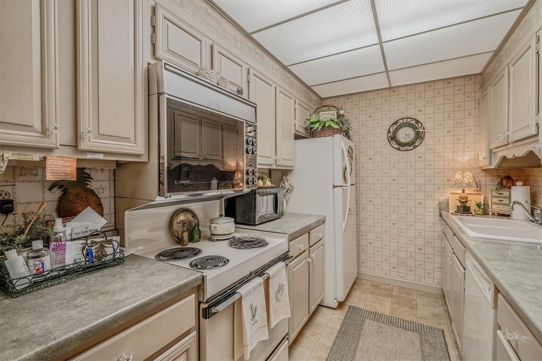 Mt Lebanon, Pennsylvania 15228, United States, 1 Bedroom Bedrooms, ,1 BathroomBathrooms,Residential,Active,180784