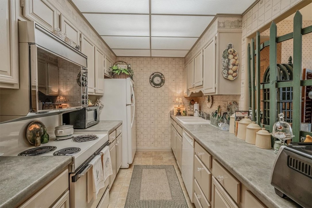 Mt Lebanon, Pennsylvania 15228, United States, 1 Bedroom Bedrooms, ,1 BathroomBathrooms,Residential,Active,180784