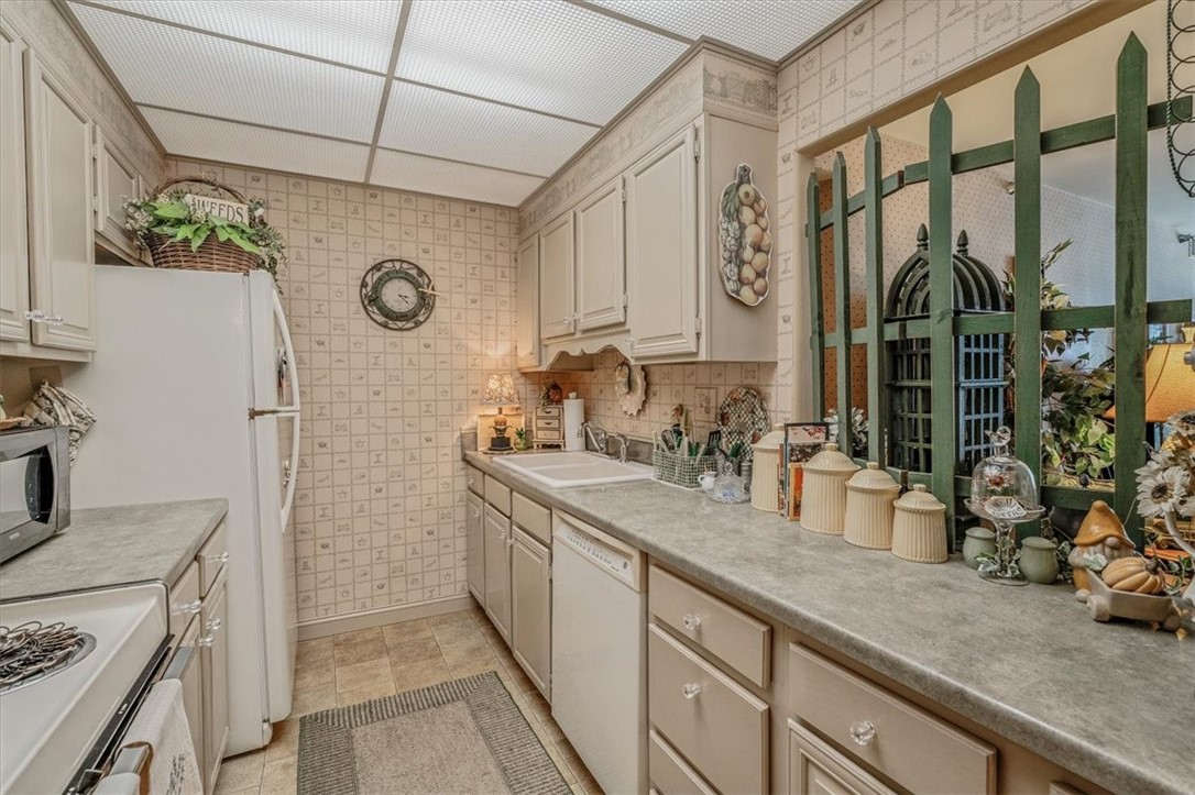 Mt Lebanon, Pennsylvania 15228, United States, 1 Bedroom Bedrooms, ,1 BathroomBathrooms,Residential,Active,180784