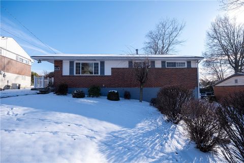 Photo of 5014 Ozark Dr, Pittsburgh, PA 15239 (MLS # 1737152)