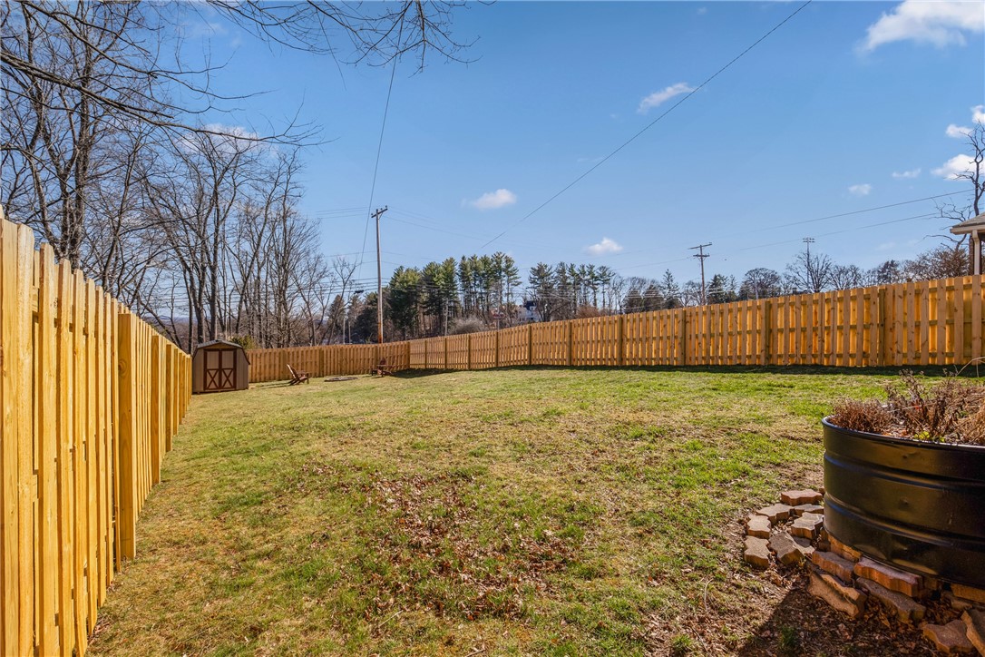 Westmont Hilltop School District, Pennsylvania 15905, United States, 3 Bedrooms Bedrooms, ,2 BathroomsBathrooms,Residential,Active,97382