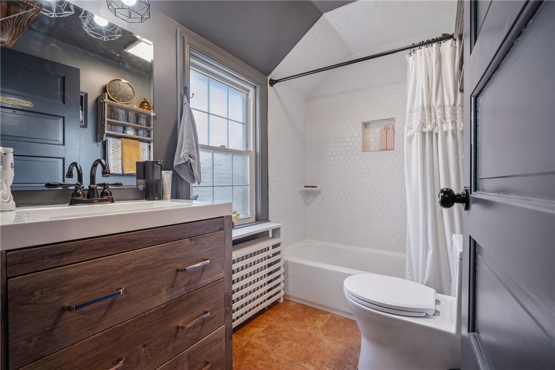 Westmont Hilltop School District, Pennsylvania 15905, United States, 3 Bedrooms Bedrooms, ,2 BathroomsBathrooms,Residential,Active,97382