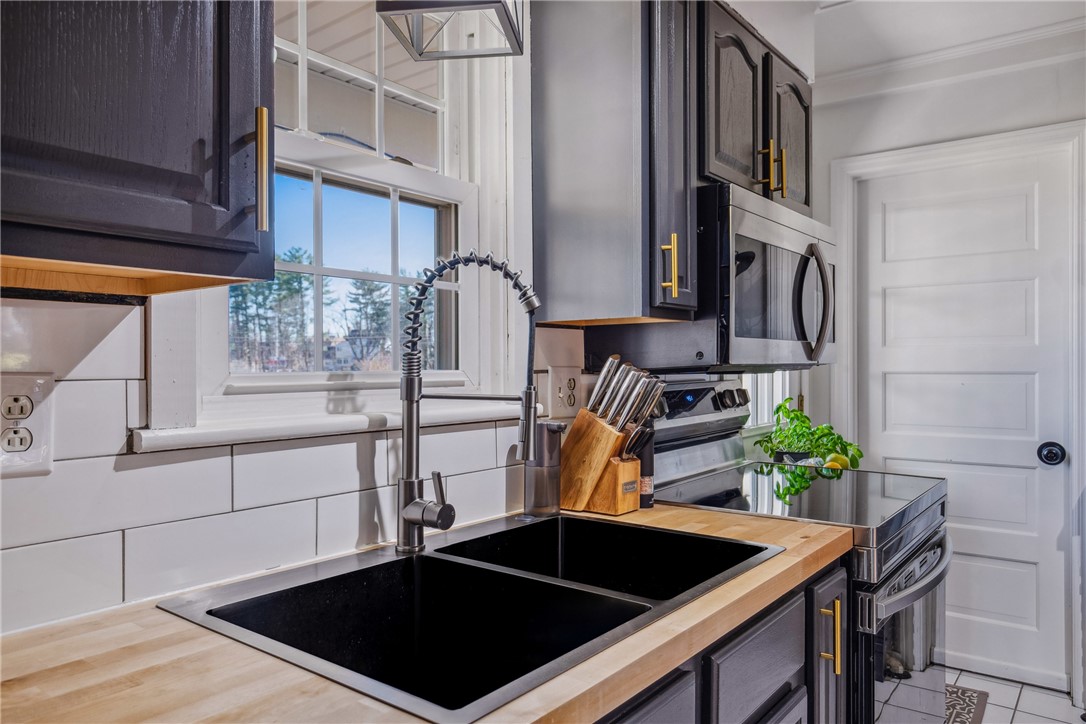 Westmont Hilltop School District, Pennsylvania 15905, United States, 3 Bedrooms Bedrooms, ,2 BathroomsBathrooms,Residential,Active,97382