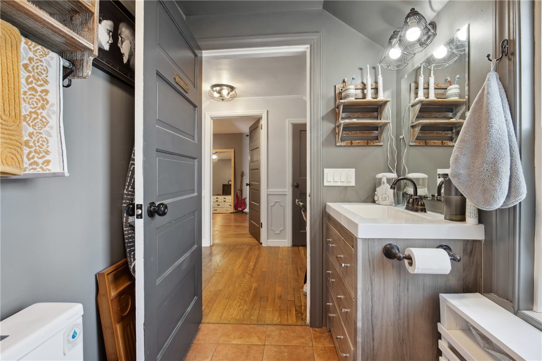 Westmont Hilltop School District, Pennsylvania 15905, United States, 3 Bedrooms Bedrooms, ,2 BathroomsBathrooms,Residential,Active,97382