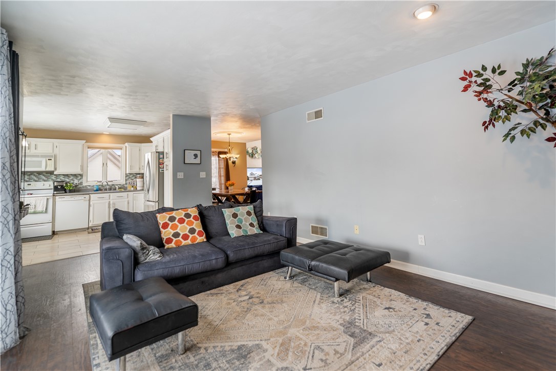 City Of Greensburg, Pennsylvania 15601, United States, 3 Bedrooms Bedrooms, ,4 BathroomsBathrooms,Residential,Contingent,2780