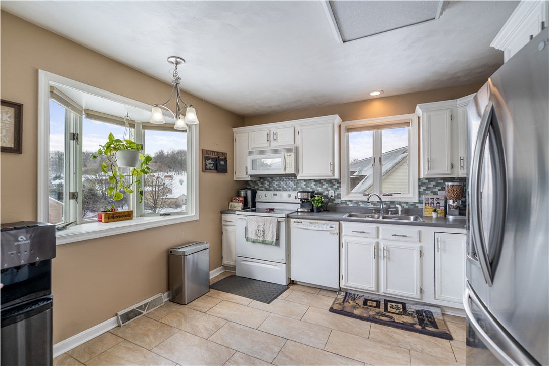 City Of Greensburg, Pennsylvania 15601, United States, 3 Bedrooms Bedrooms, ,4 BathroomsBathrooms,Residential,Contingent,2780