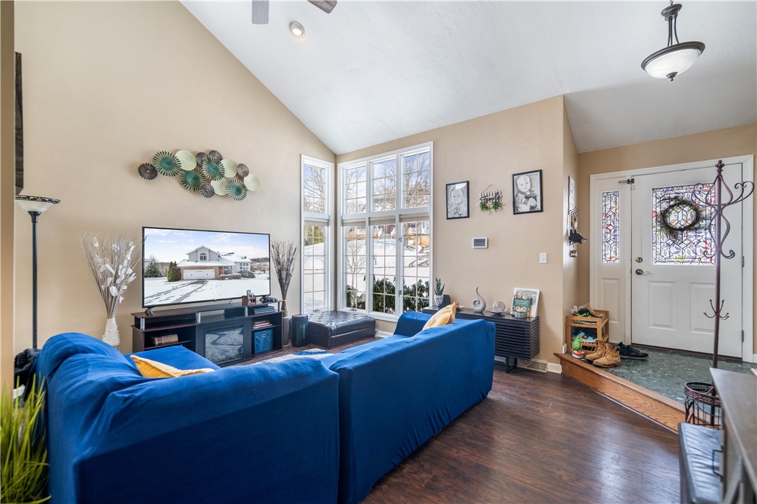 City Of Greensburg, Pennsylvania 15601, United States, 3 Bedrooms Bedrooms, ,4 BathroomsBathrooms,Residential,Contingent,2780