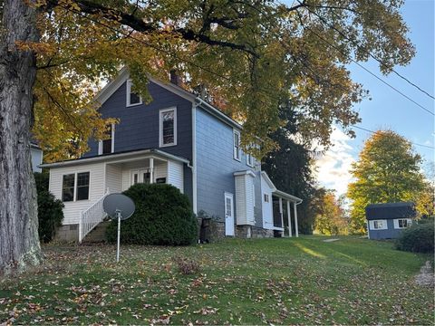 Photo of 351 N Pitt St, Mercer, PA 16137 (MLS # 1727193)