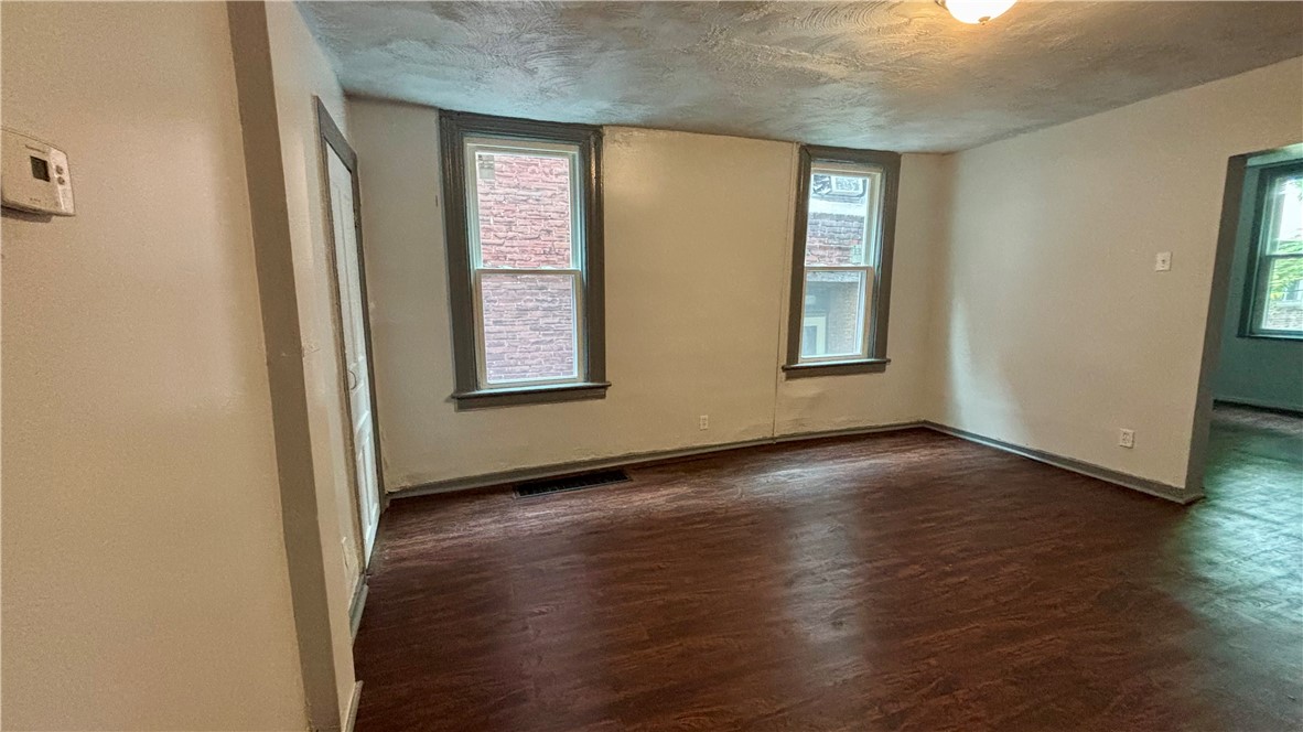 1107-1109 Jane Street