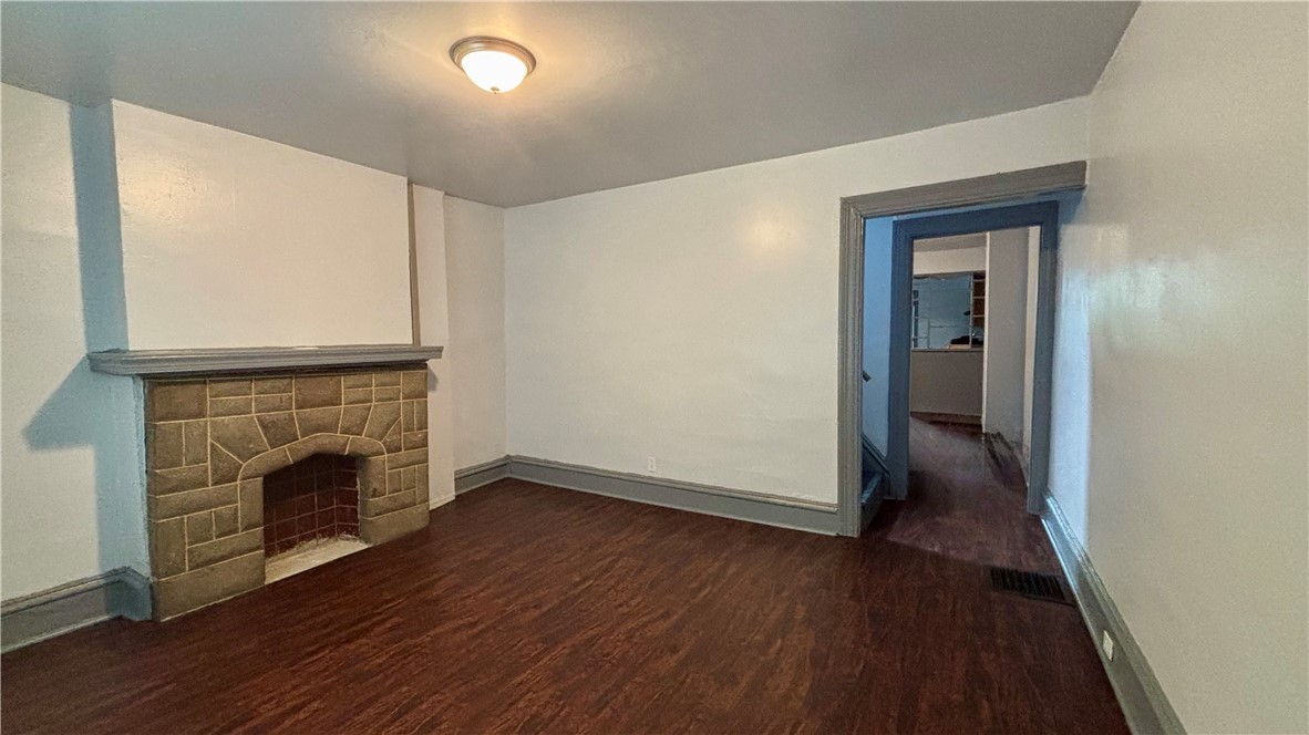 1107-1109 Jane Street