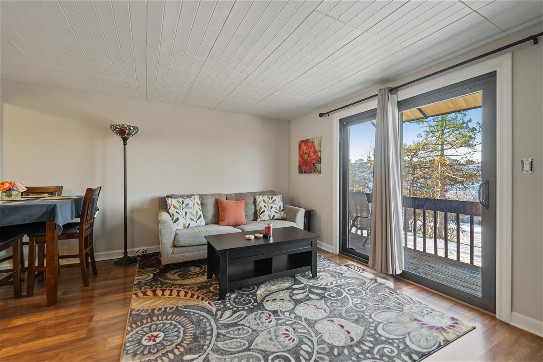 North Strabane, Pennsylvania 15317, United States, 2 Bedrooms Bedrooms, ,1 BathroomBathrooms,Residential,Contingent,12848