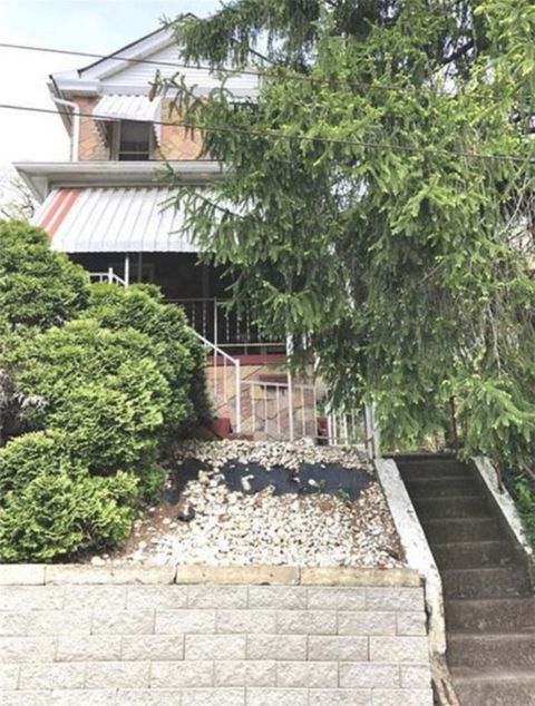 Photo of 583 Stokes Ave, Braddock, PA 15104 (MLS # 1724547)