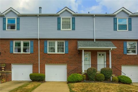 318 Parkridge Ln Moon/Crescent Twp PA 15108