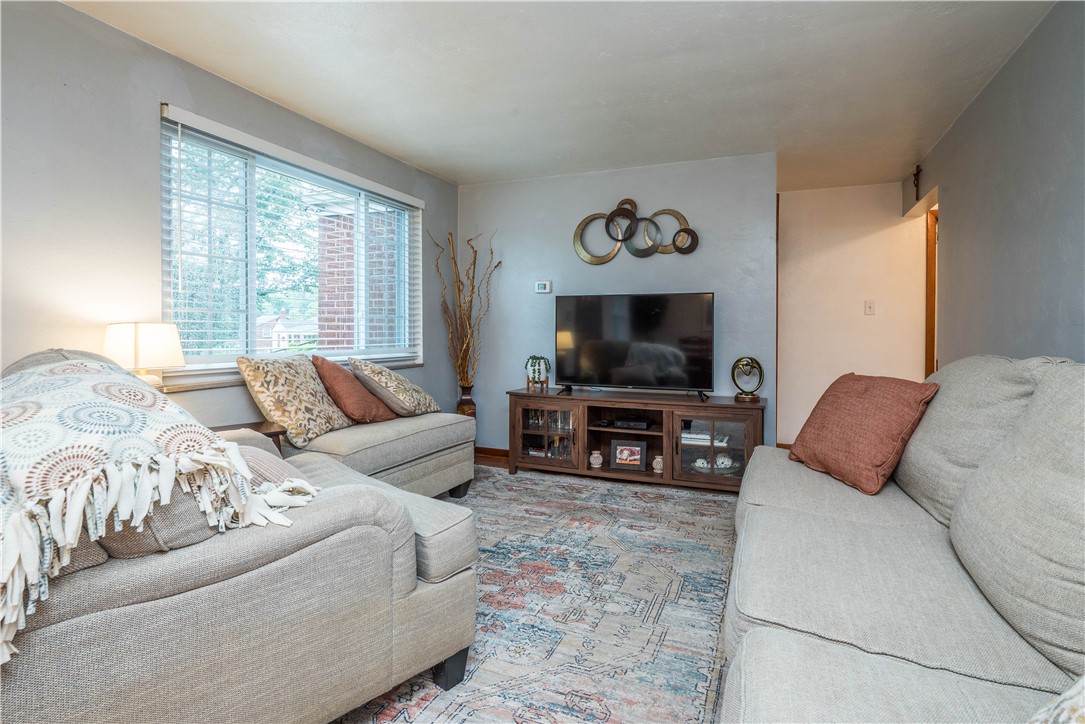 Penn Hills, Pennsylvania 15235, United States, 3 Bedrooms Bedrooms, ,2 BathroomsBathrooms,Residential,Active,196304