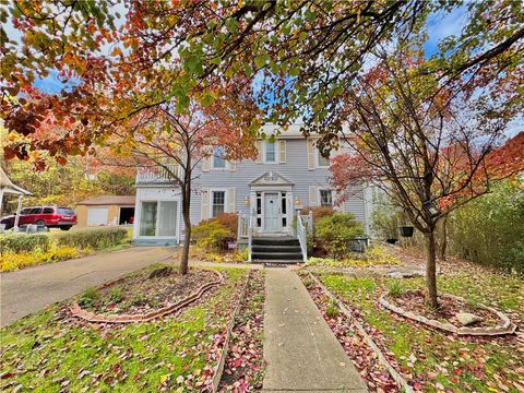 Photo of 722 5th Ave, East Mc Keesport, PA 15035 (MLS # 1729193)