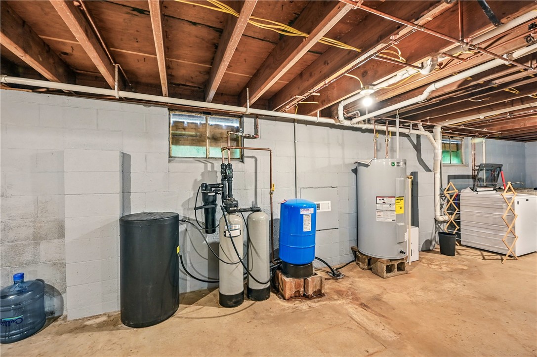 Pymatuning Twp, Pennsylvania 16154, United States, 3 Bedrooms Bedrooms, ,2 BathroomsBathrooms,Residential,Active,124656