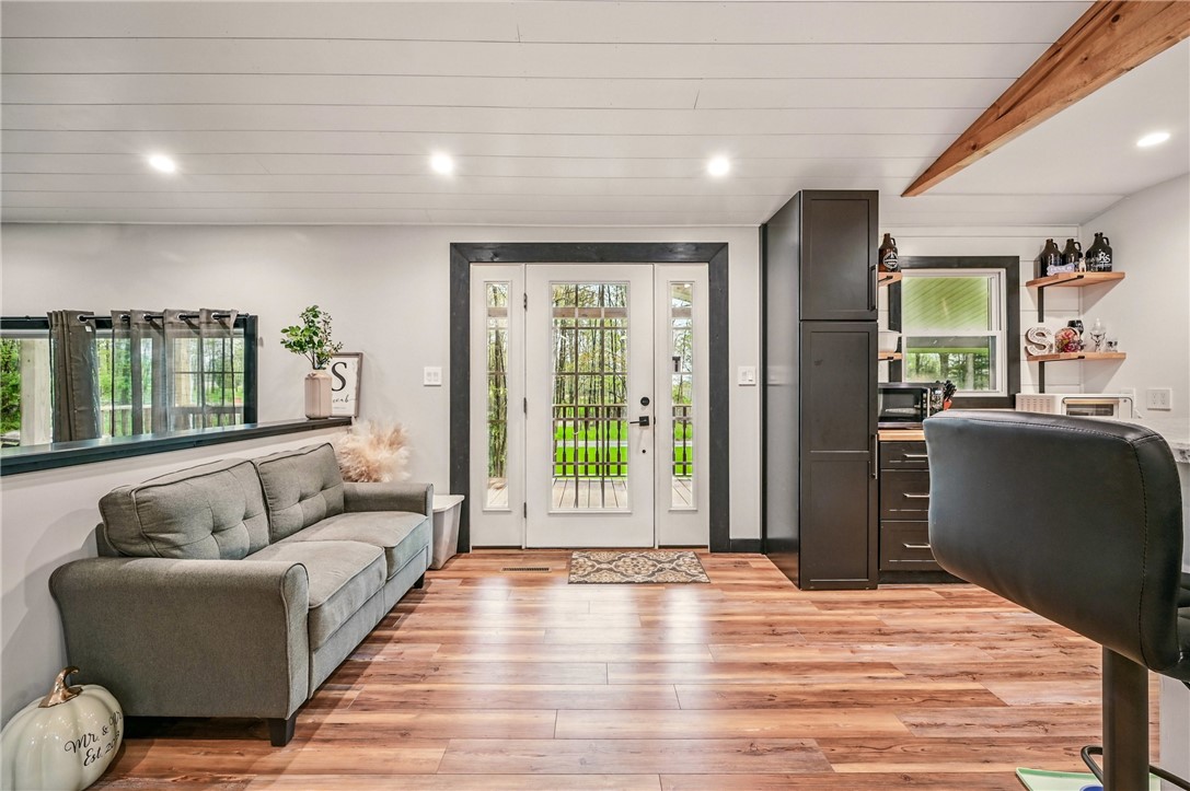 Pymatuning Twp, Pennsylvania 16154, United States, 3 Bedrooms Bedrooms, ,2 BathroomsBathrooms,Residential,Active,124656