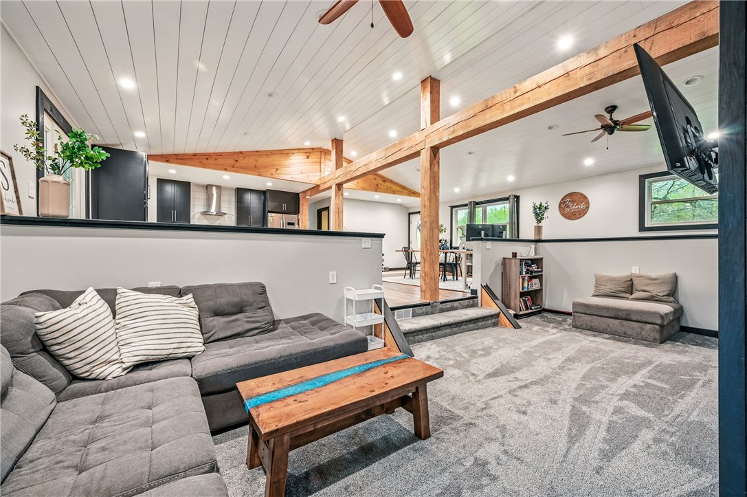 Pymatuning Twp, Pennsylvania 16154, United States, 3 Bedrooms Bedrooms, ,2 BathroomsBathrooms,Residential,Active,124656