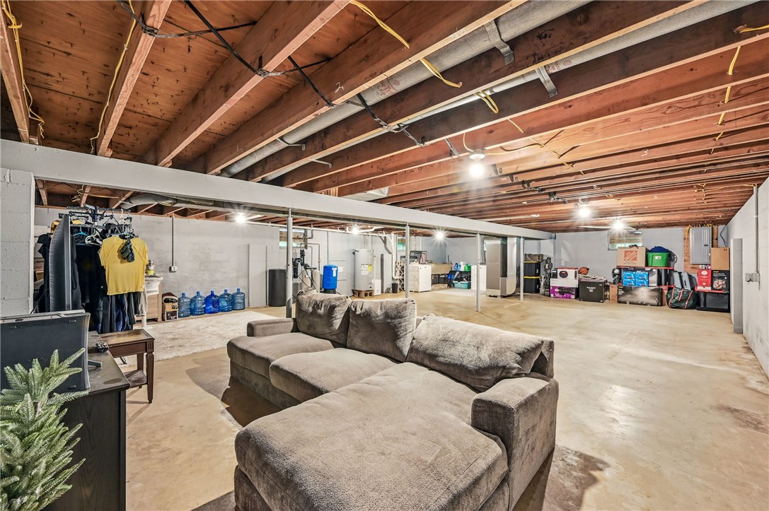 Pymatuning Twp, Pennsylvania 16154, United States, 3 Bedrooms Bedrooms, ,2 BathroomsBathrooms,Residential,Active,124656