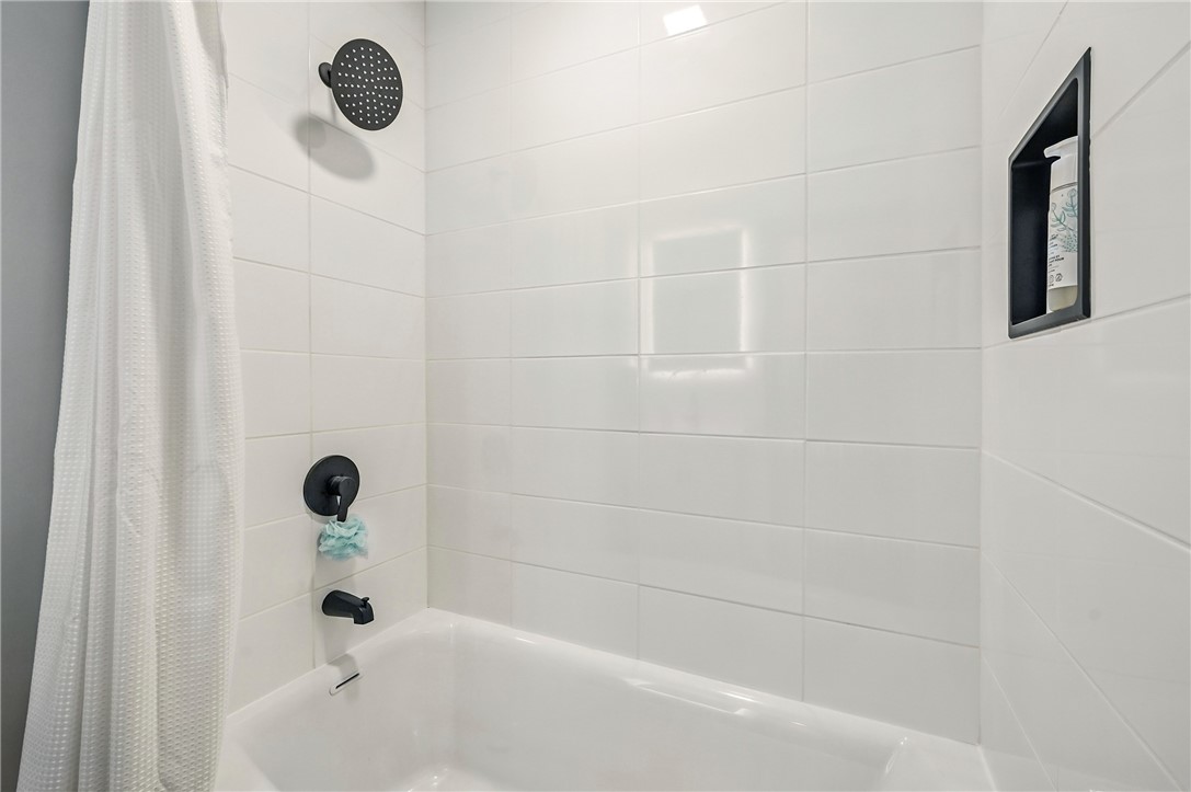 Pymatuning Twp, Pennsylvania 16154, United States, 3 Bedrooms Bedrooms, ,2 BathroomsBathrooms,Residential,Active,124656