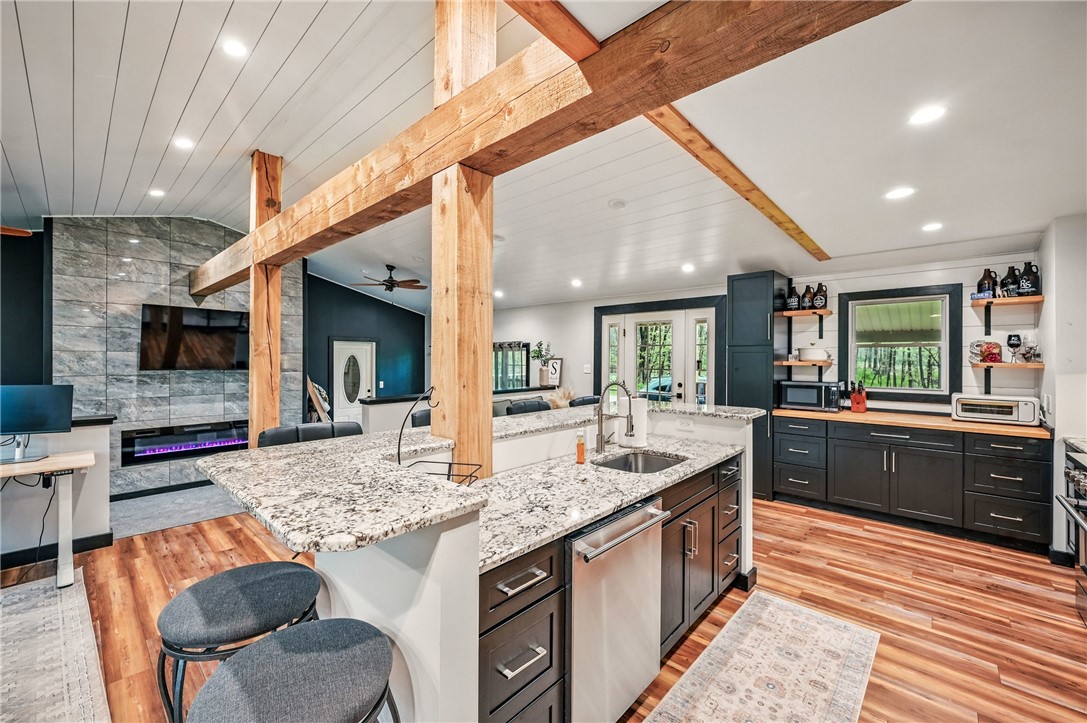 Pymatuning Twp, Pennsylvania 16154, United States, 3 Bedrooms Bedrooms, ,2 BathroomsBathrooms,Residential,Active,124656