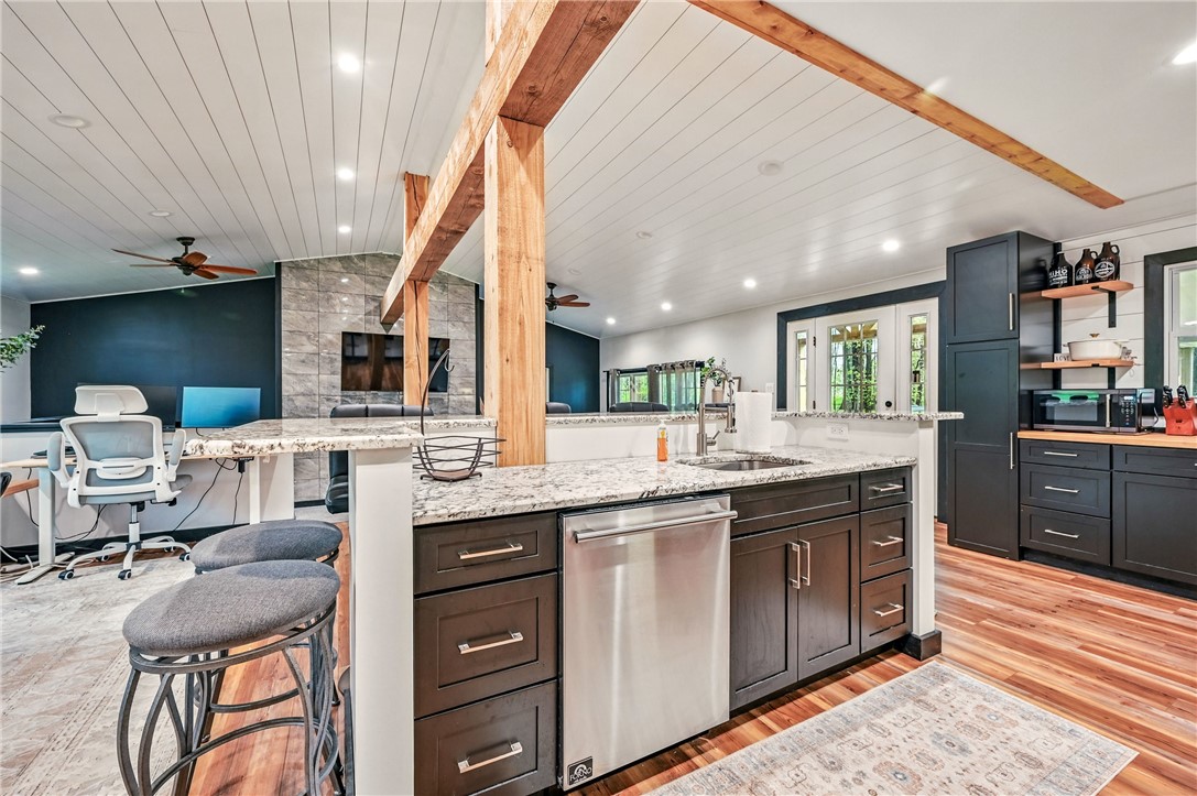 Pymatuning Twp, Pennsylvania 16154, United States, 3 Bedrooms Bedrooms, ,2 BathroomsBathrooms,Residential,Active,124656