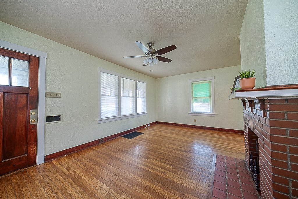 Mt Washington, Pennsylvania 15211, United States, 3 Bedrooms Bedrooms, ,2 BathroomsBathrooms,Residential,Pending,47725