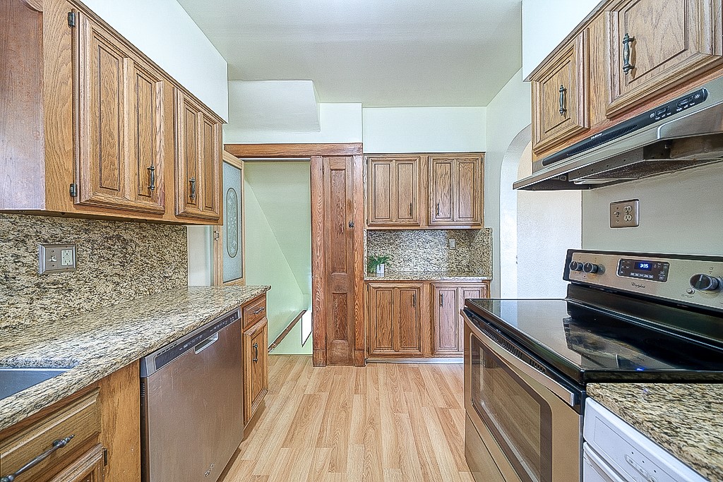 Mt Washington, Pennsylvania 15211, United States, 3 Bedrooms Bedrooms, ,2 BathroomsBathrooms,Residential,Pending,47725