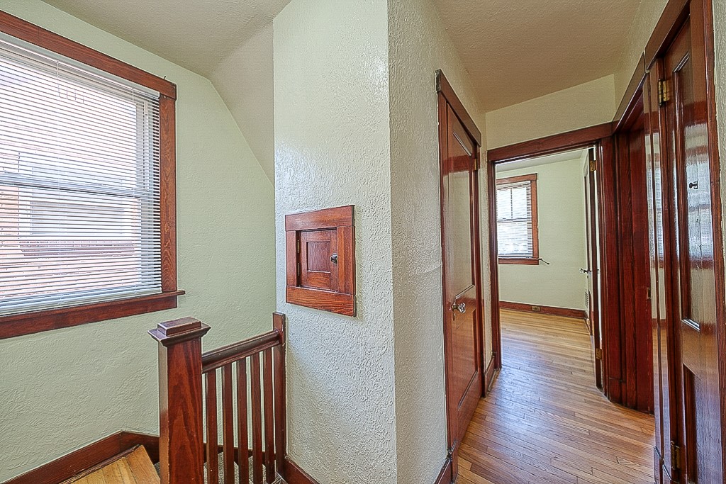 Mt Washington, Pennsylvania 15211, United States, 3 Bedrooms Bedrooms, ,2 BathroomsBathrooms,Residential,Pending,47725