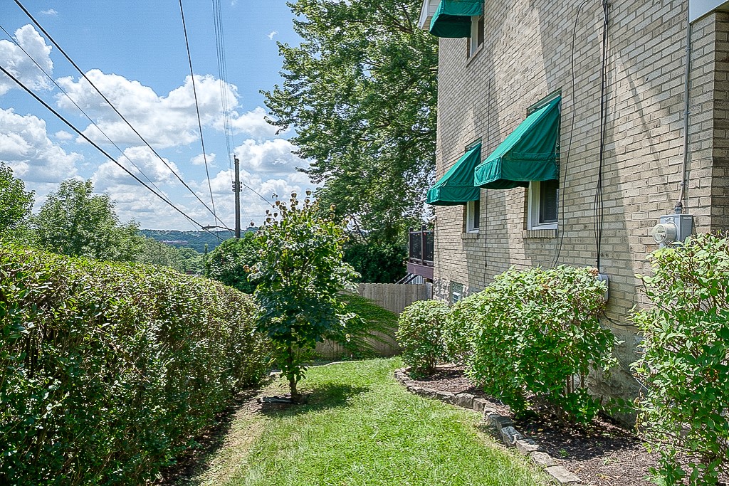 Mt Washington, Pennsylvania 15211, United States, 3 Bedrooms Bedrooms, ,2 BathroomsBathrooms,Residential,Pending,47725