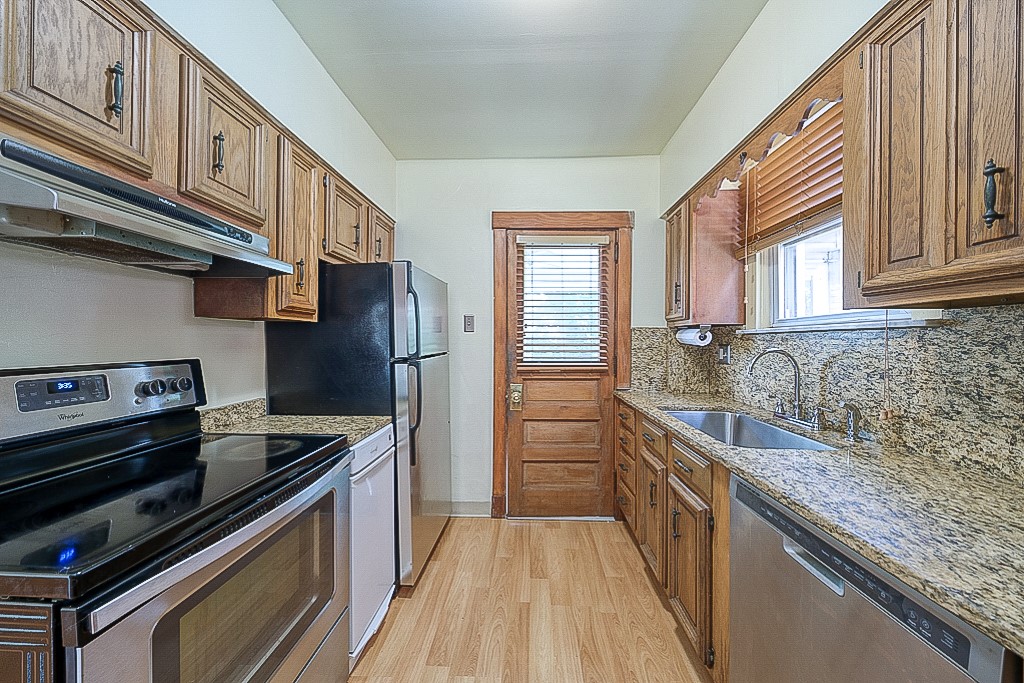 Mt Washington, Pennsylvania 15211, United States, 3 Bedrooms Bedrooms, ,2 BathroomsBathrooms,Residential,Pending,47725