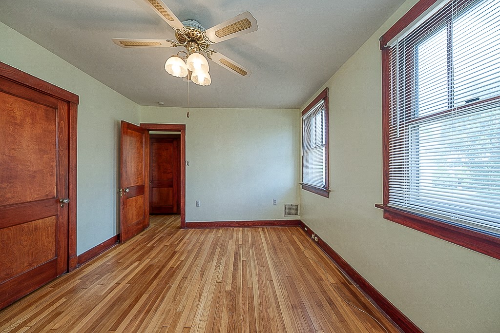 Mt Washington, Pennsylvania 15211, United States, 3 Bedrooms Bedrooms, ,2 BathroomsBathrooms,Residential,Pending,47725
