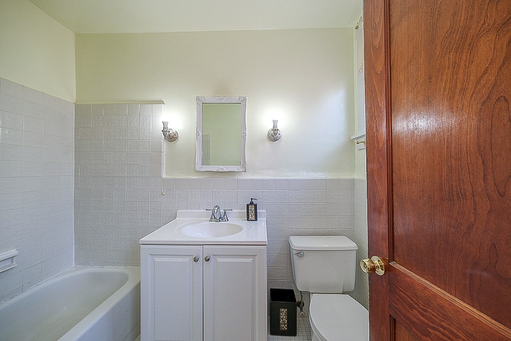 Mt Washington, Pennsylvania 15211, United States, 3 Bedrooms Bedrooms, ,2 BathroomsBathrooms,Residential,Pending,47725