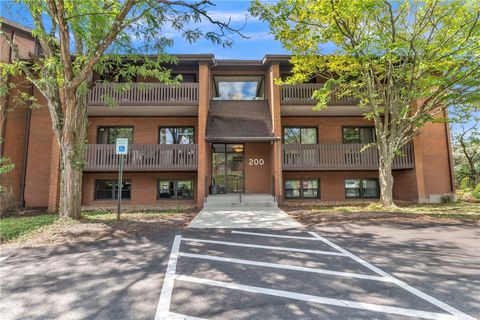 Photo of 201 Mcknight Park Dr Cir, Pittsburgh, PA 15237 (MLS # 1731784)