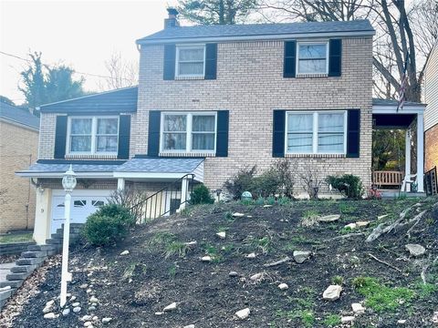 Photo of 9 Glenview Ave, Greensburg, PA 15601 (MLS # 1745104)