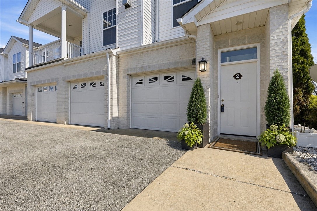 229 Adams Pointe Blvd 2