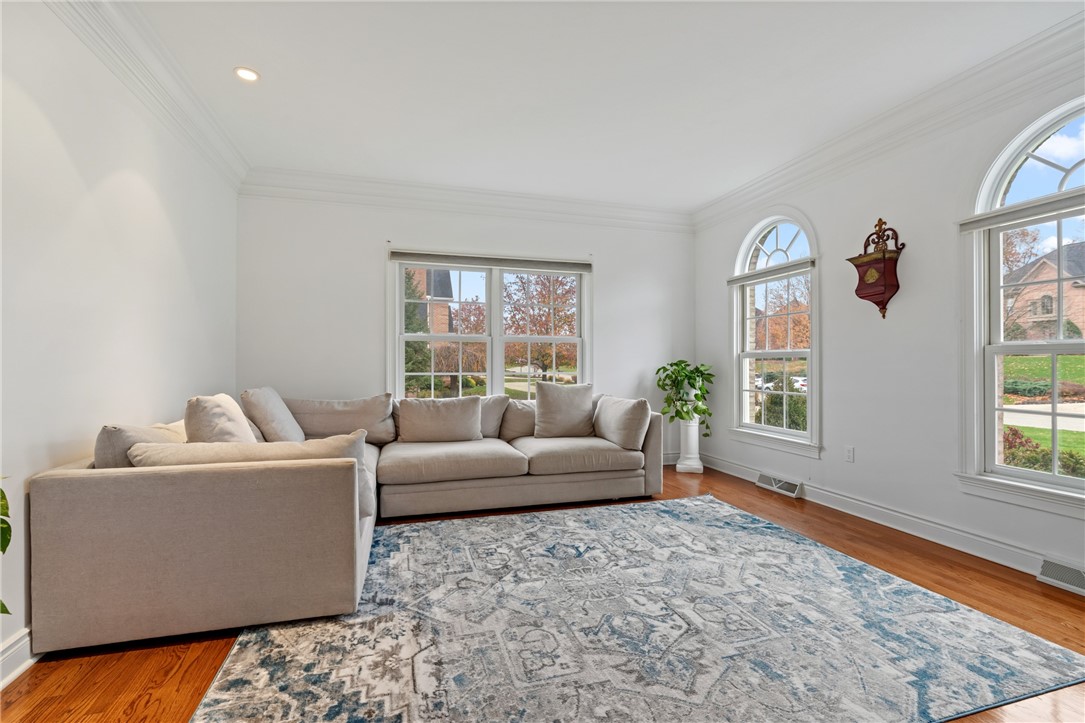 Pine Twp, Pennsylvania 15044, United States, 5 Bedrooms Bedrooms, ,6 BathroomsBathrooms,Residential,Active,246049