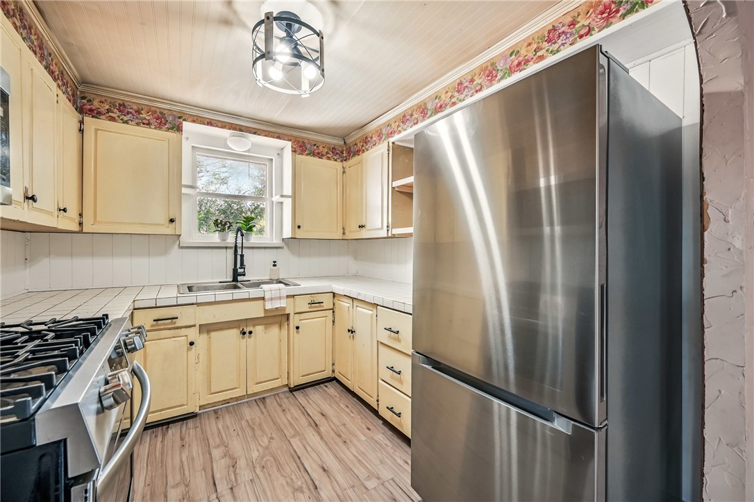 242 Lincoln St St, Sharon, Pennsylvania image 14