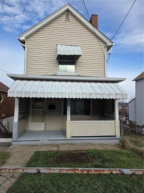 Photo of 627 Park Ave, Clairton, PA 15025 (MLS # 1735193)