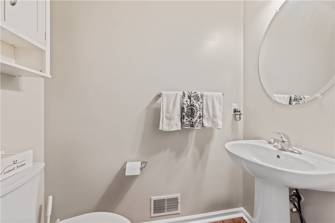 South Strabane, Pennsylvania 15301, United States, 3 Bedrooms Bedrooms, ,4 BathroomsBathrooms,Residential,Active,114967