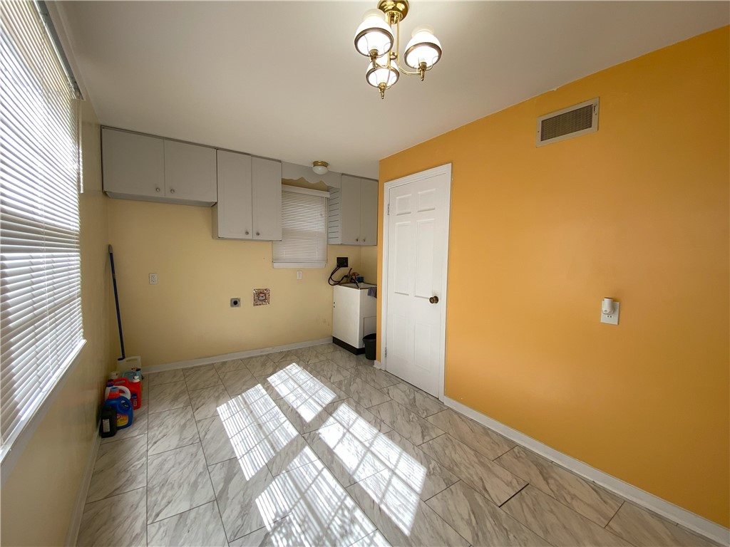 Churchill Boro, Pennsylvania 15235, United States, 4 Bedrooms Bedrooms, ,3 BathroomsBathrooms,Residential,Active,38739