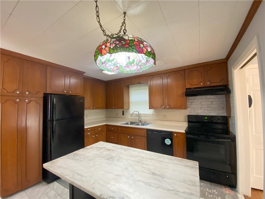 Churchill Boro, Pennsylvania 15235, United States, 4 Bedrooms Bedrooms, ,3 BathroomsBathrooms,Residential,Active,38739