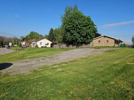 232 GRANDVIEW BLVD, BUTLER, PA 16001 - Image 621b7a169dfc807f2e365bb7d731dfb7/4177592632