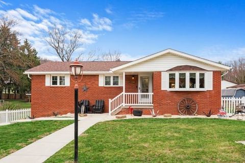 Photo of 1509 Orchard Drive, Greensburg, PA 15601 (MLS # 1743357)