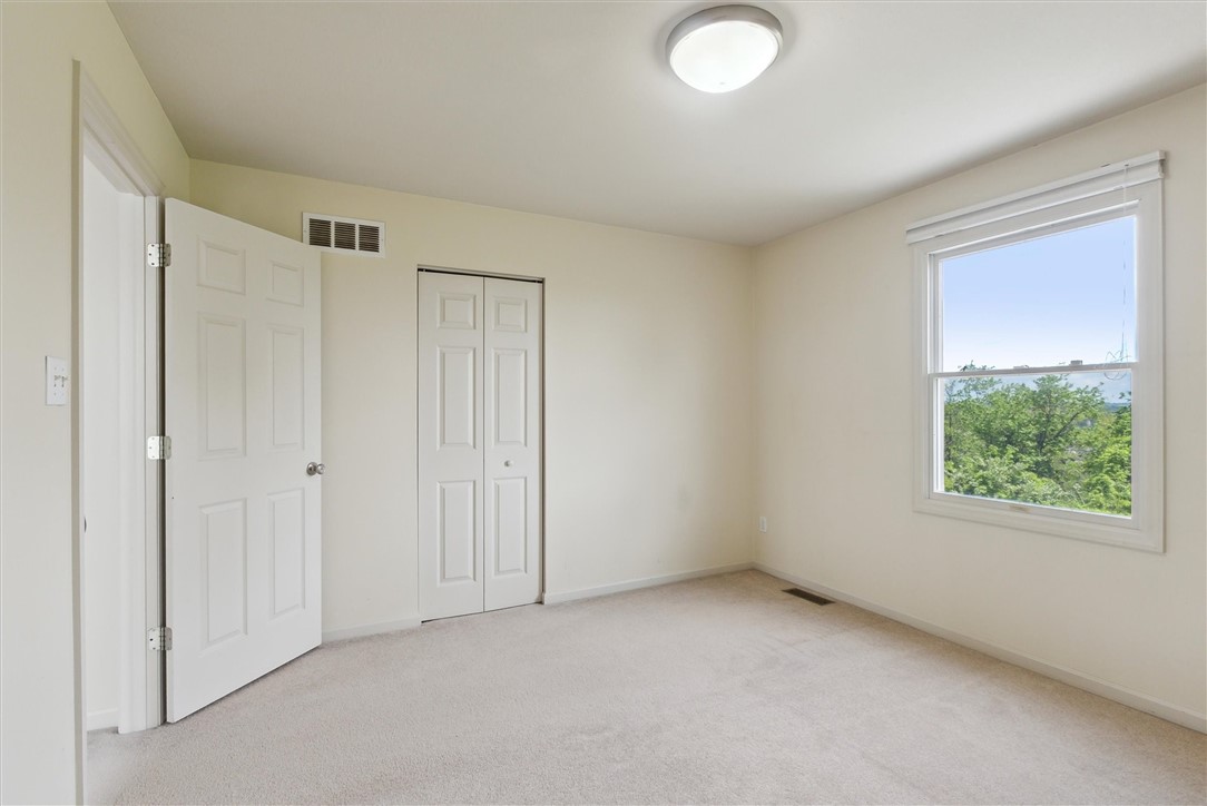 921 Bideford Dr, South Park, Pennsylvania image 30