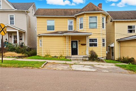 Photo of 304 Meyers Avenue, Meyersdale, PA 15552 (MLS # 1727142)